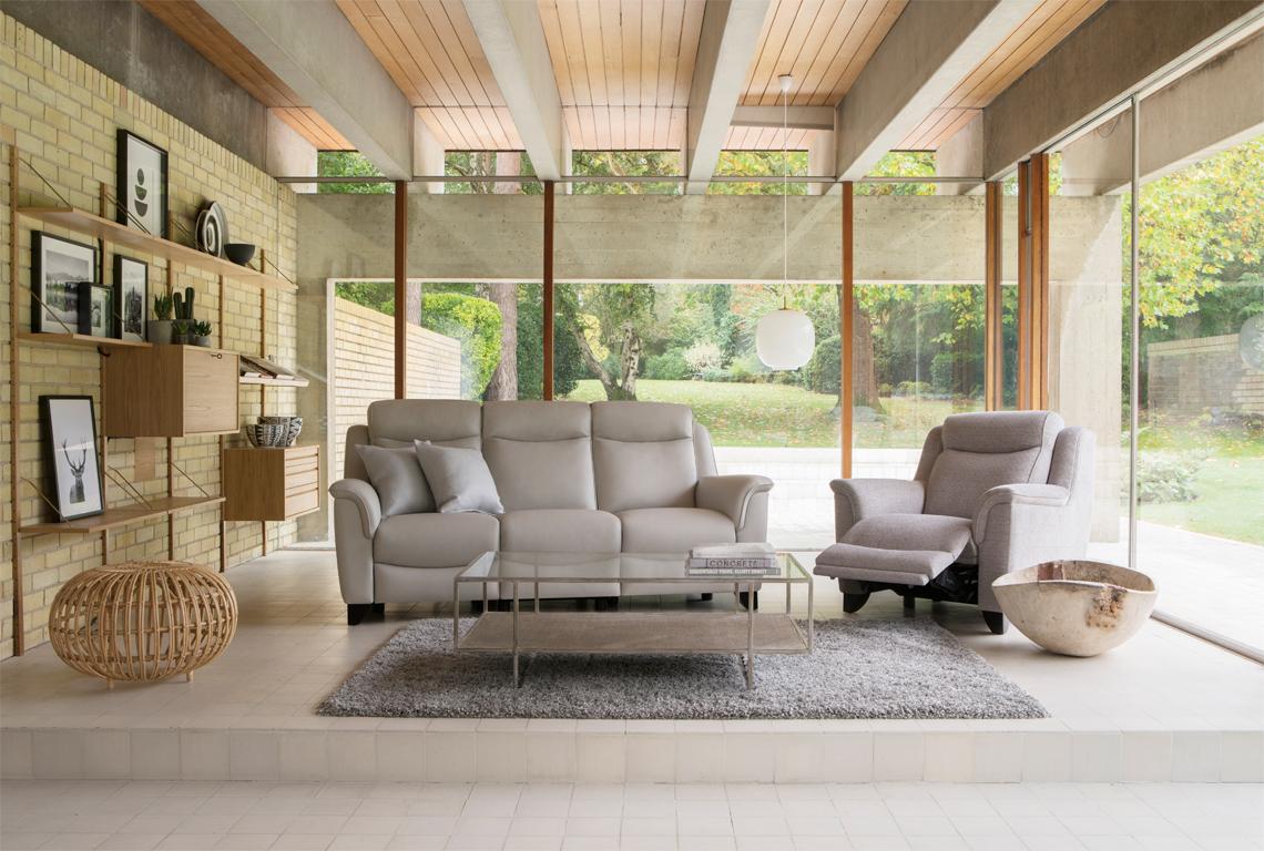 Parker Knoll Manhattan 25 ~ Single Motor Power Recliner Chair