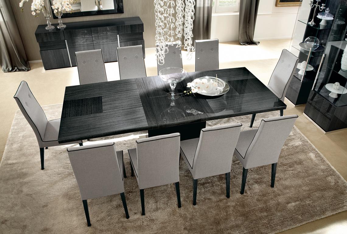 Montpellier Extending Dining Table