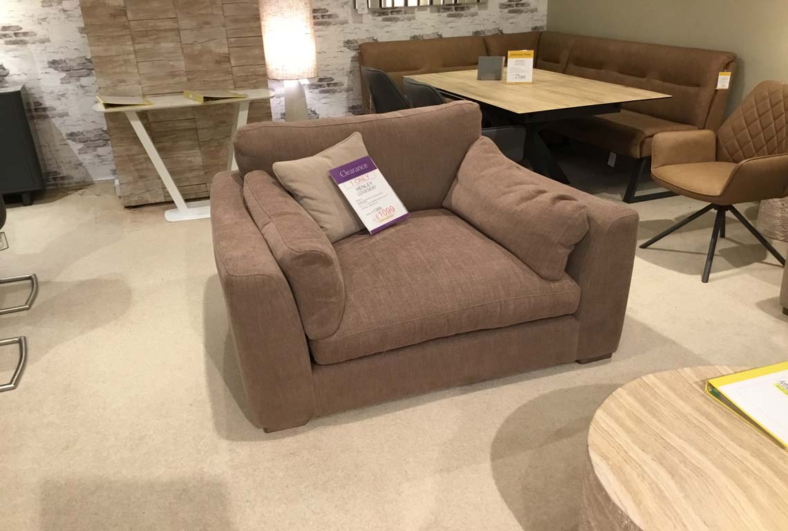 Henley Loveseat