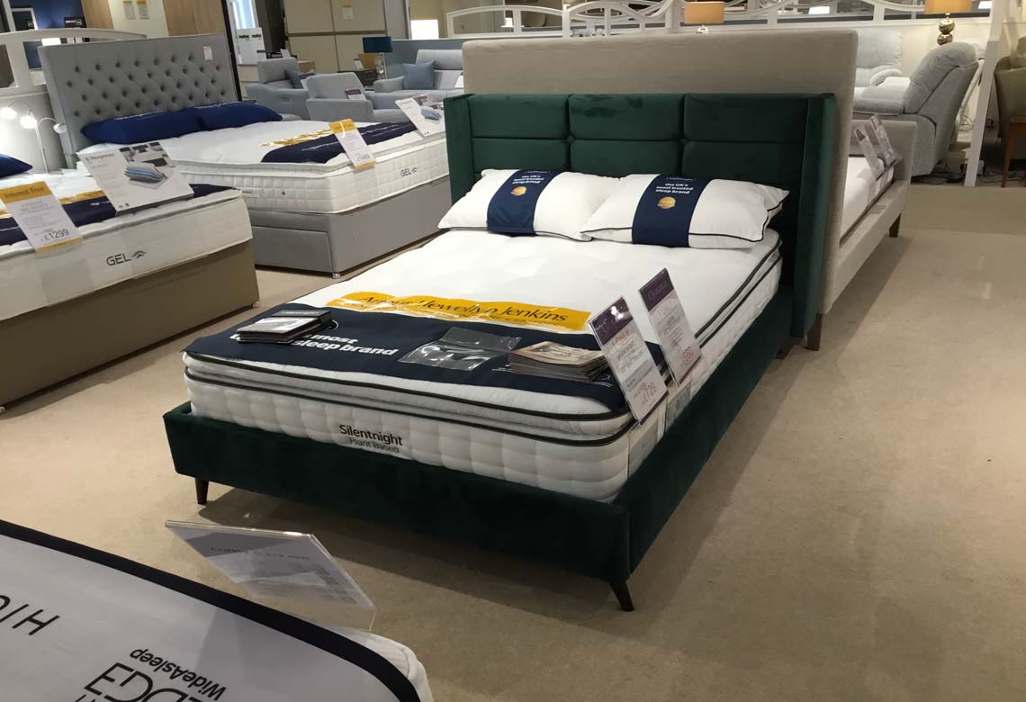 Lilith 4'6" Bedstead